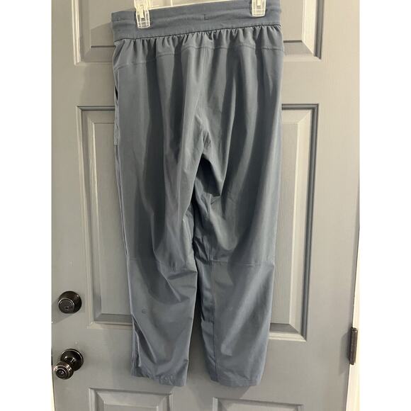 Lululemon Beyond The Studio Crop Pants Womens Size 8 Blue Luxtreme Stretch - Picture 4 of 8